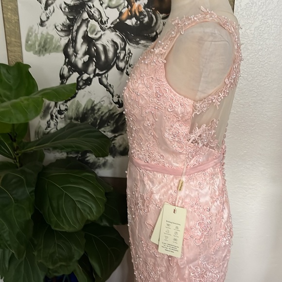 Peach colored dress - Picture 4 of 13